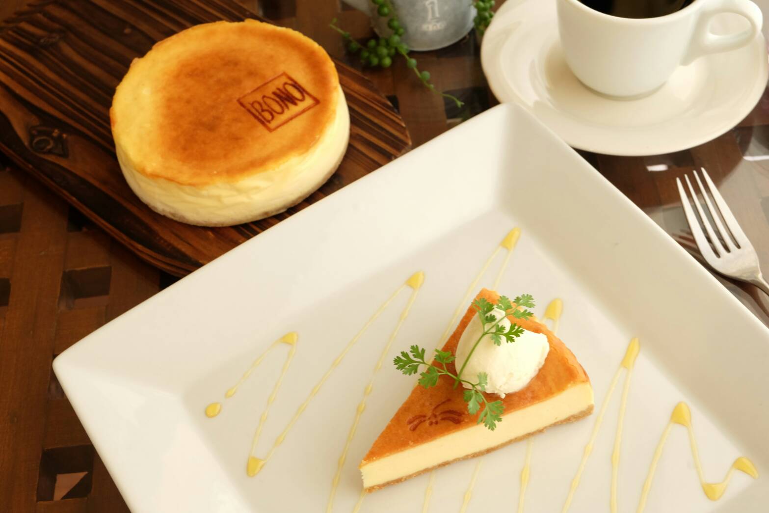 茨木bonoカフェの人気 チーズケーキ テイクアウト可のおすすめスイーツ